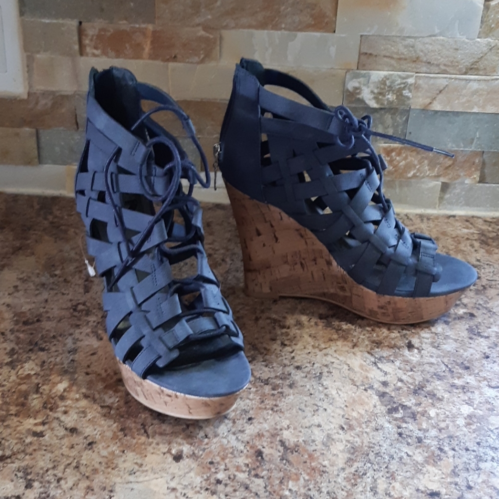 Guess high-heeled wedges